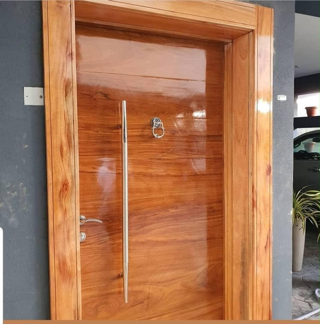 Modern security door for your offices and homes. This door is both secure and beautiful. It uses modern materials, boasts some new age designs and uses advanced security tech to ensure lives and properties are kept safe.